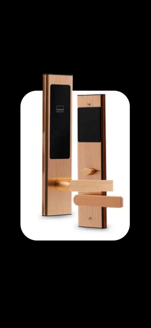 قفل و دستگیره هوشمند هتلی رووک مدل H101 - Image 2